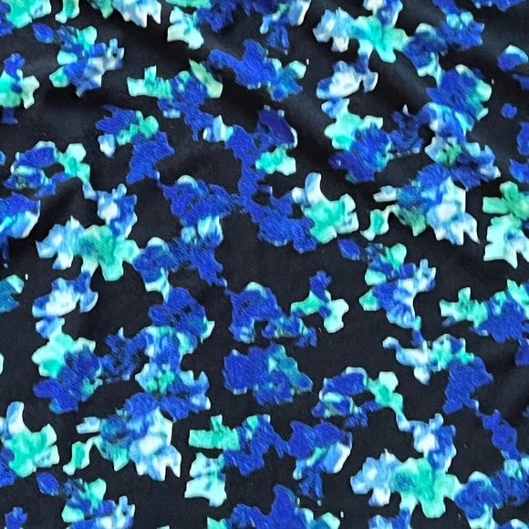 Ann Taylor Black/Royal Blue/Blue/Mint Green/White Splotchy Floral Print Tank Top - Picture 3 of 14